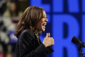 kamala-harris-mengucapkan-selamat-menang-kepada-donald-trump-dan-bahas-transisi-kekuasaan-secara-damai